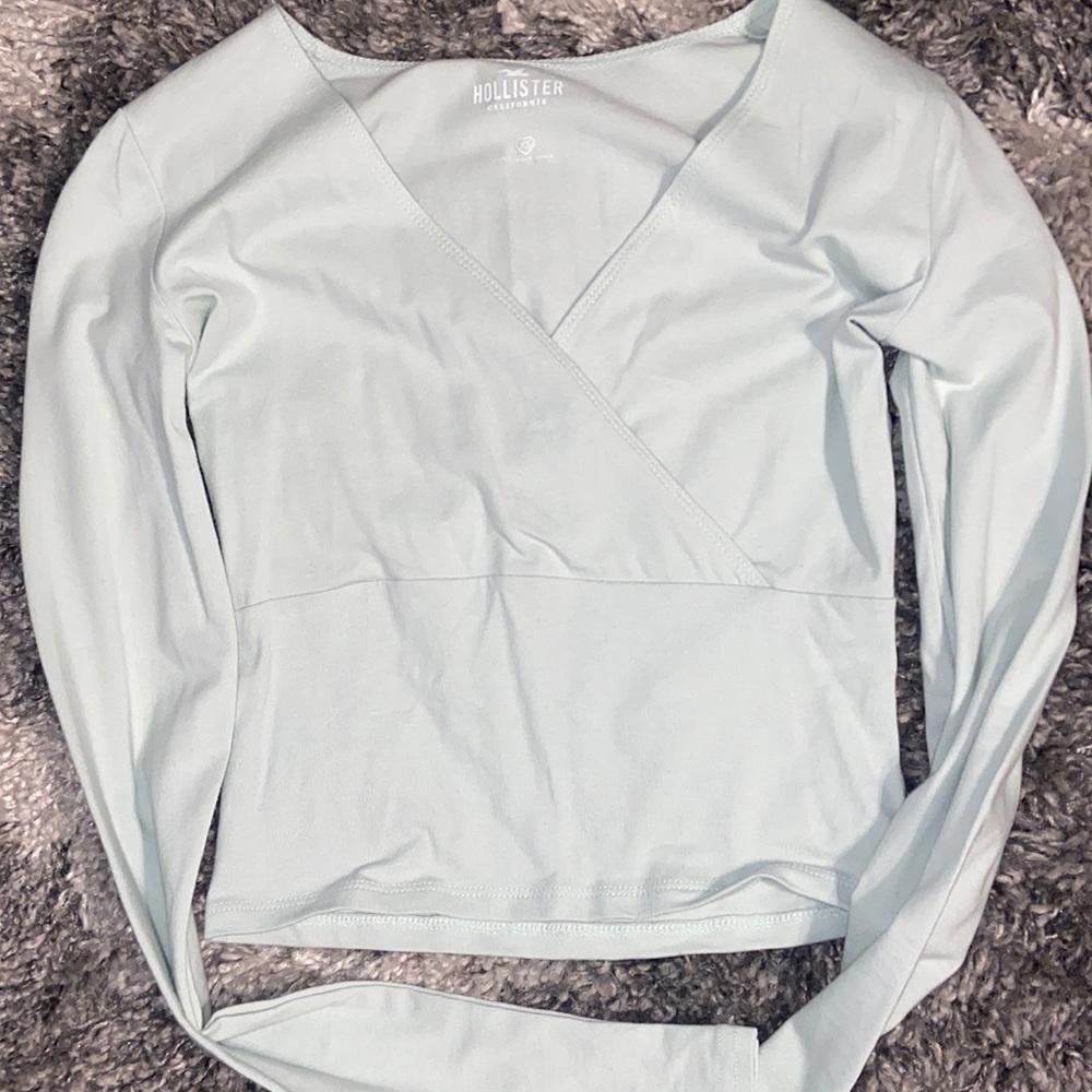 brand new, never worn, hollister long sleeve